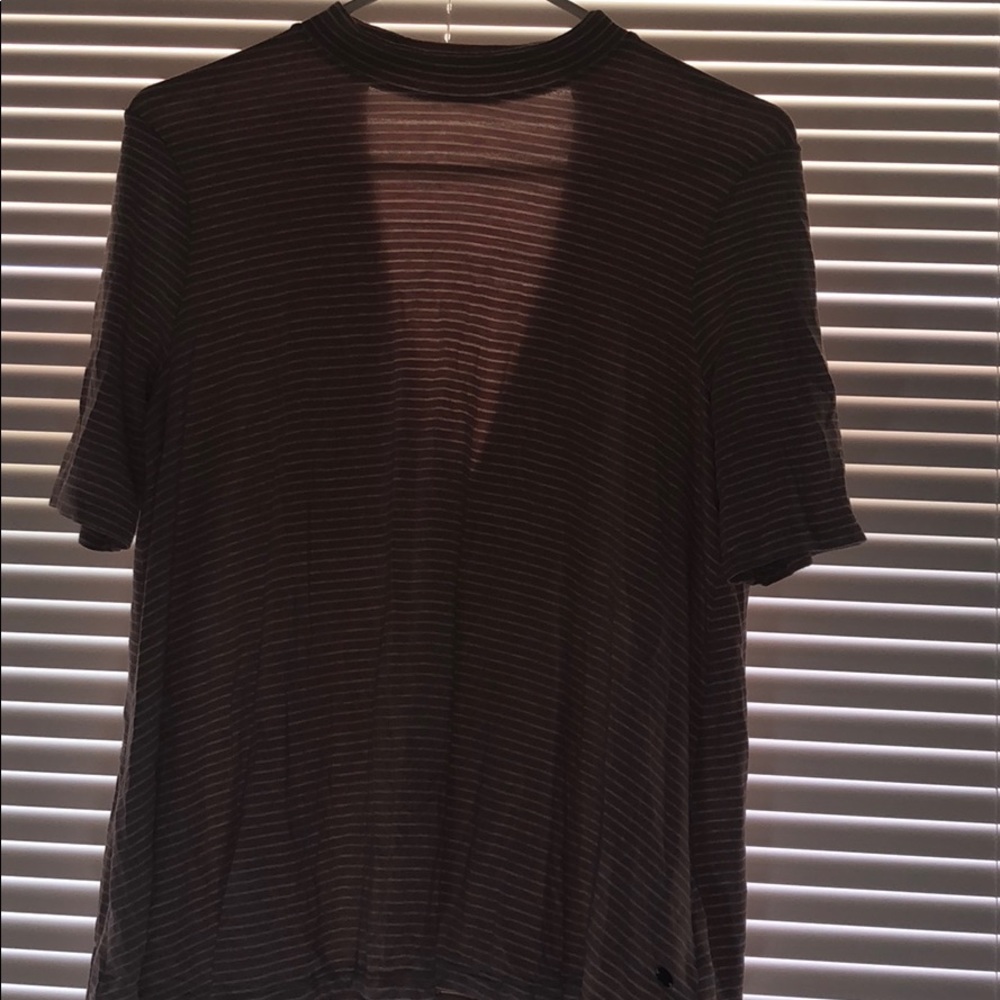 American eagle flowy tee